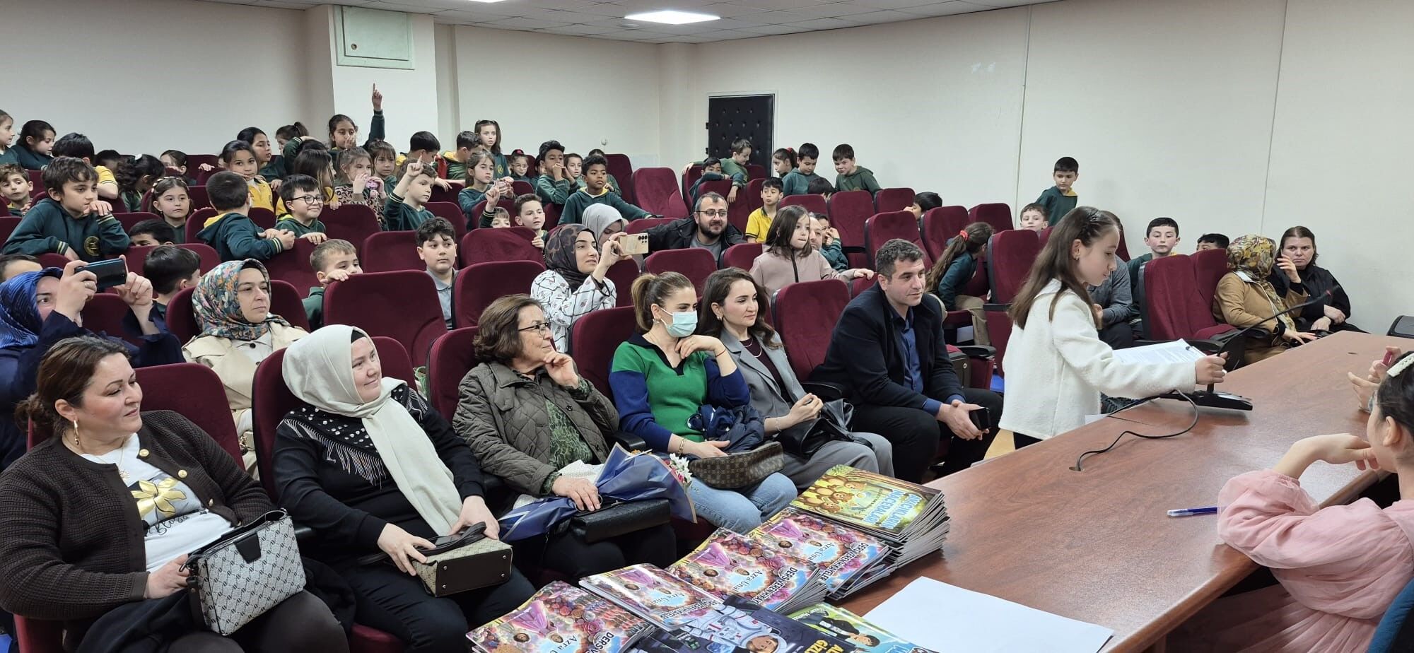 Samsun'da minik yazarlardan büyük yürek!