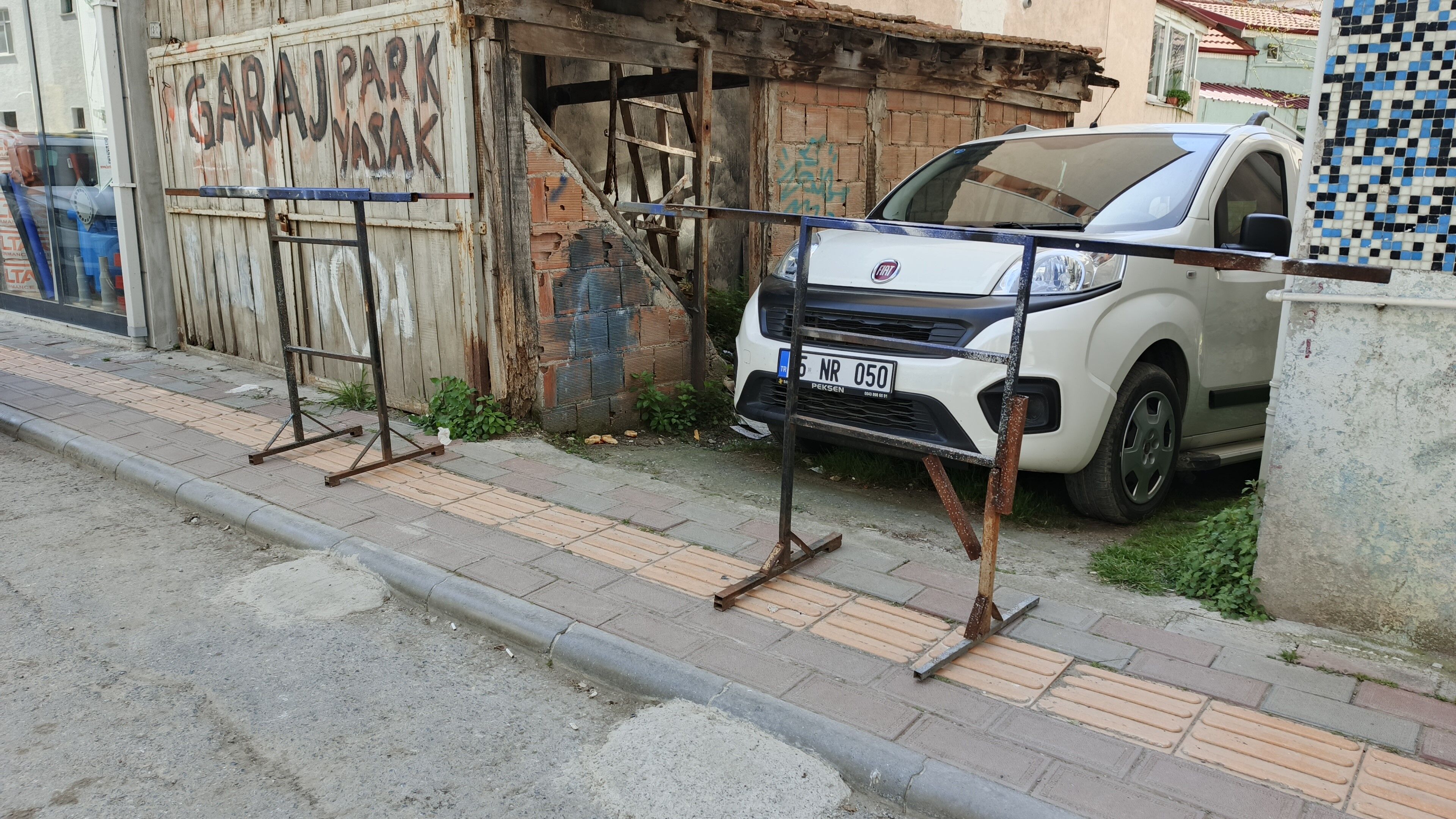 samsun haber: Kaldırımda bariyer, yolda tehlike! 2 yaşındaki çocuk yaralandı 