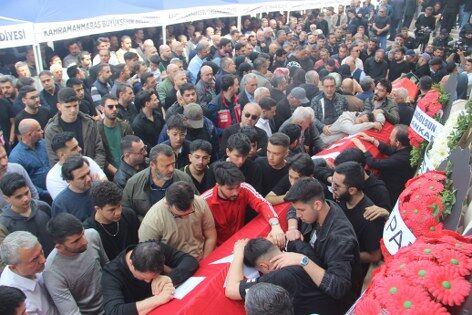 Türkiye bu vedayla sarsıldı: 4 can yan yana toprağa verildi