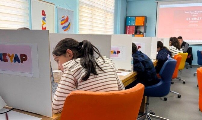 Canik’te sınav heyecanı: Öğrencileri CANİKMAN karşılıyor