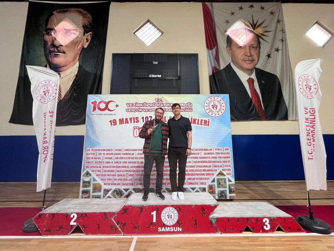 A W686452 04 1067X800