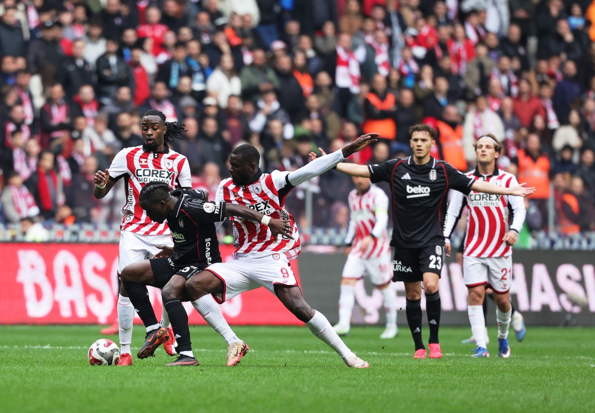 Samsunspor evinde fırtına estirdi: Beşiktaş’ı devirdi!