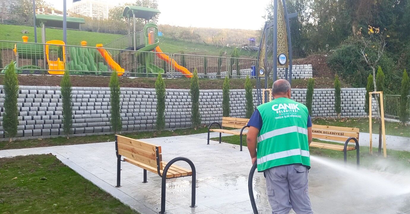 Canik Belediyesi parkları yaza hazırlıyor