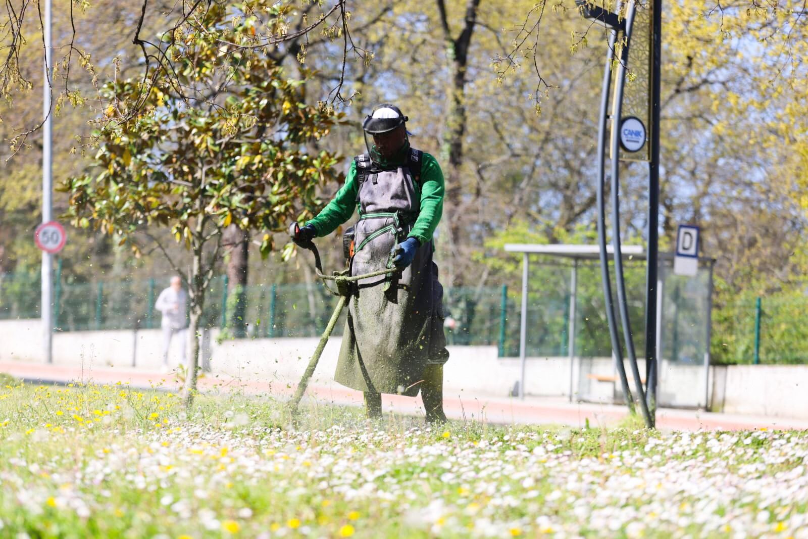 Canik Belediyesi parkları yaza hazırlıyor
