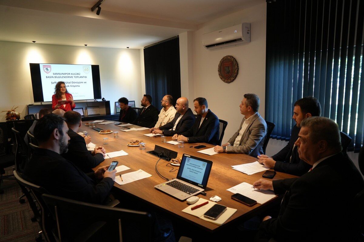 A W688372 04 1200X800