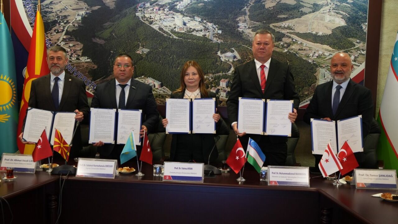 A W688452 01 1200X800 1280X720