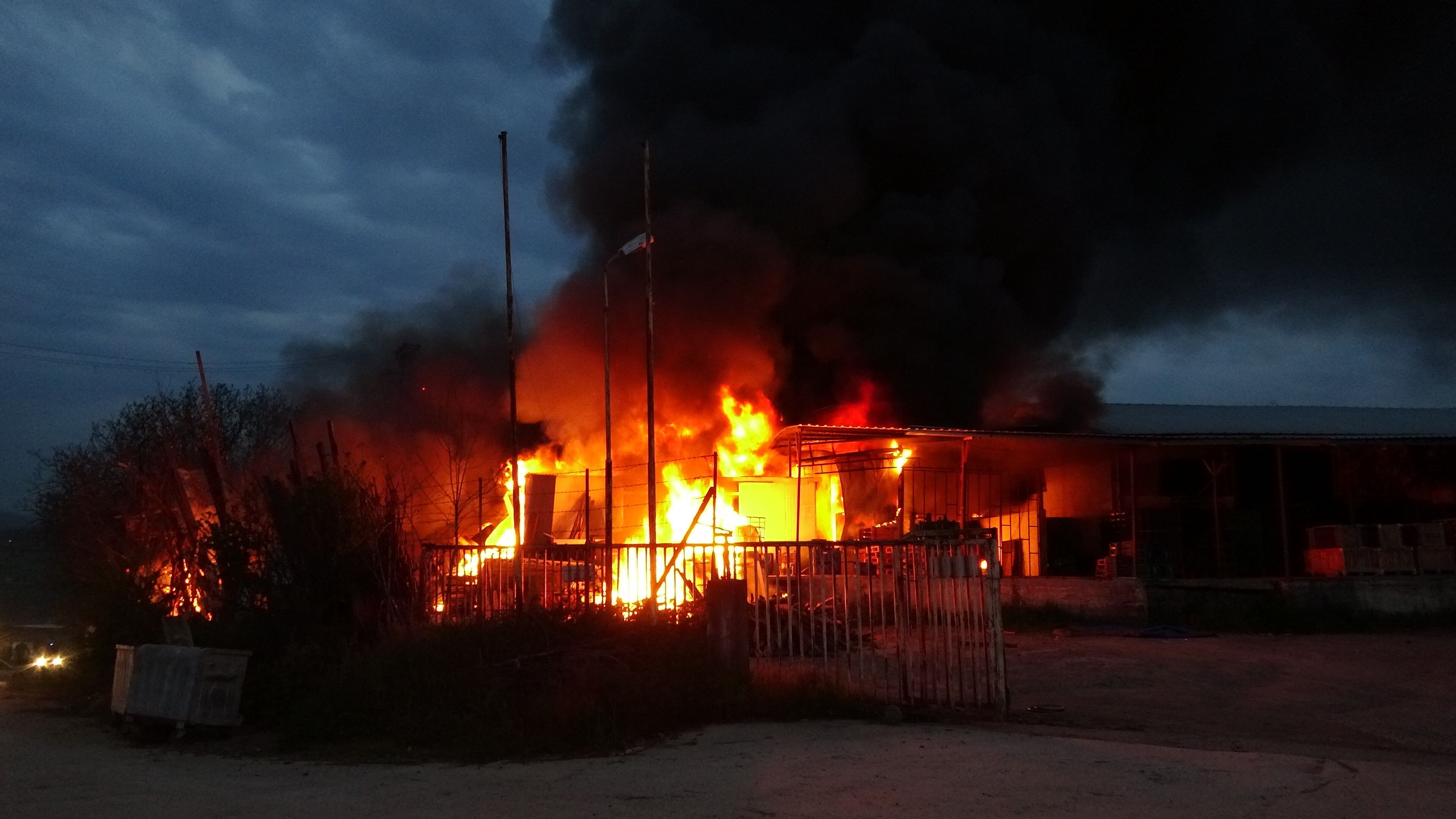 Samsun'da dumanlar yükseldi: Panik dolu anlar!