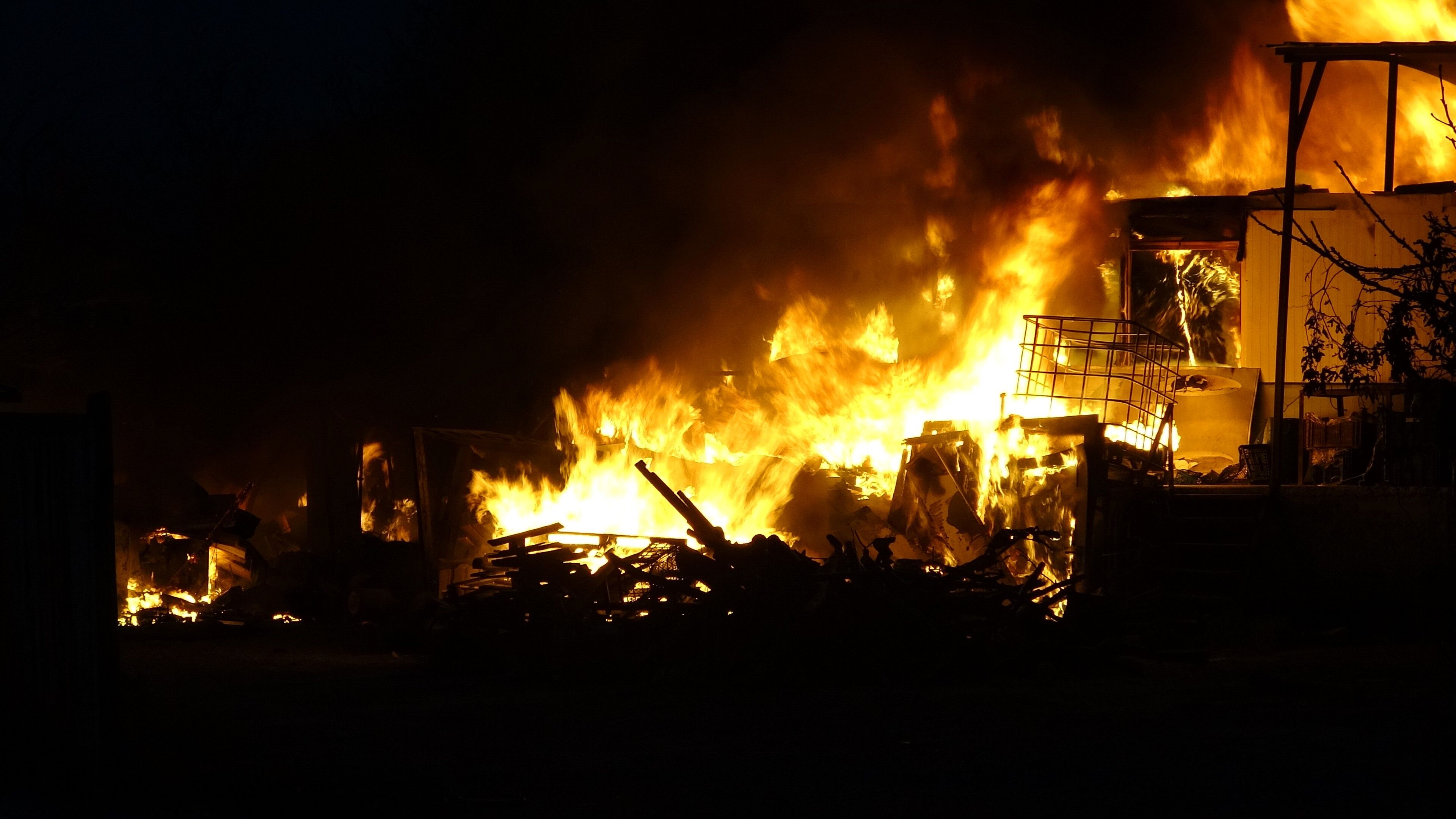 Samsun'da dumanlar yükseldi: Panik dolu anlar!