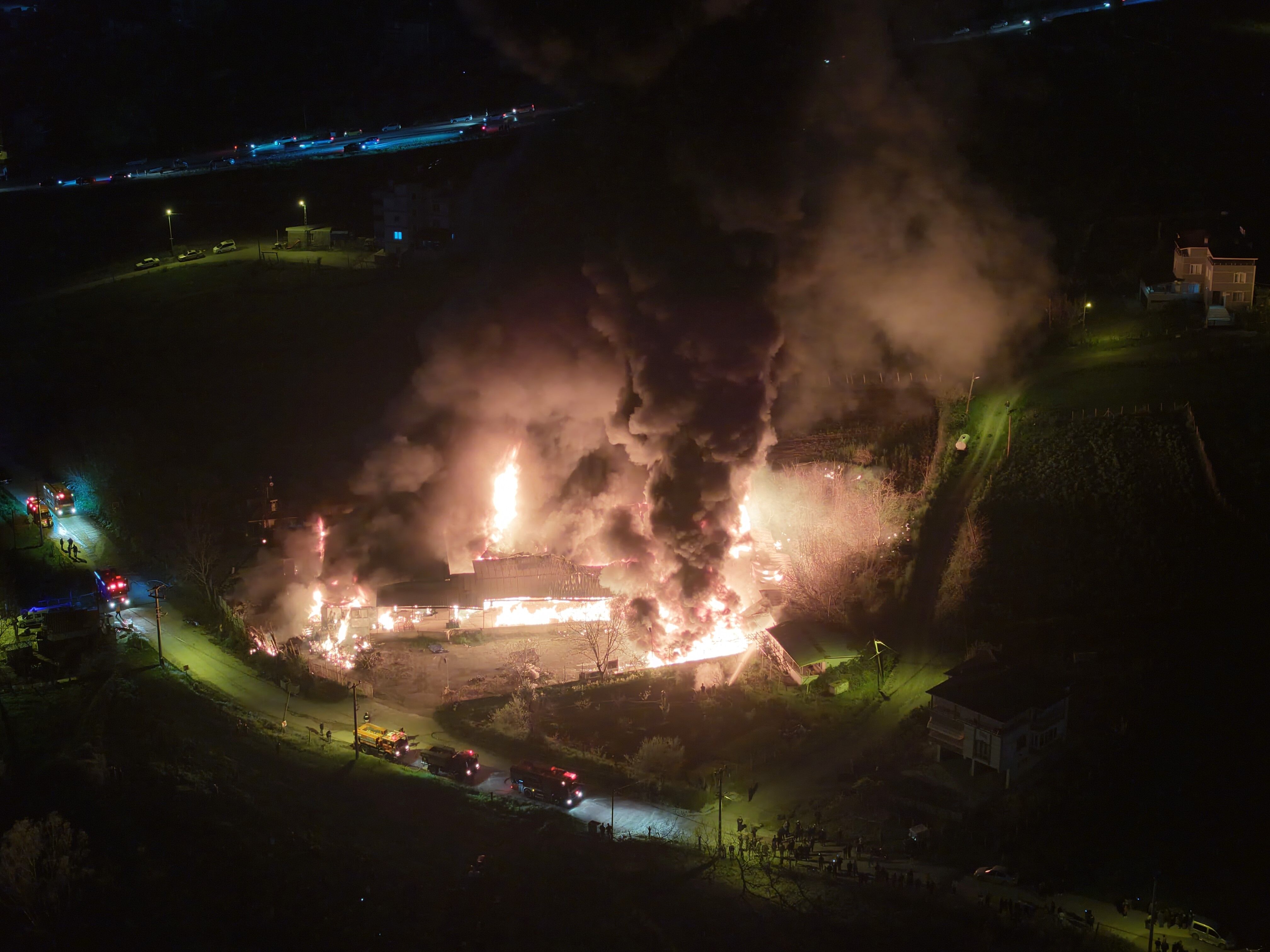 Samsun’daki yangın felaketi havadan görüntülendi