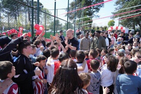 Samsunspor’dan 23 Nisan sürprizi! Minikler büyük sevinç yaşadı 
