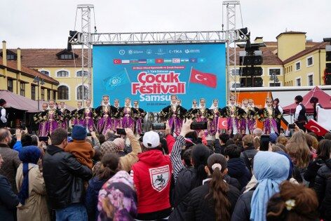 samsun haber: Samsun’da 9 ülkeden çocuklar sahne aldı! 23 Nisan coşkusu büyüdü