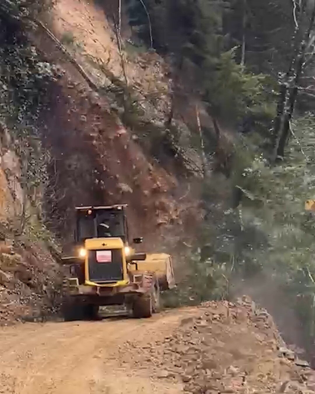 Rize’de operatör ölümden saniyelerle kurtuldu