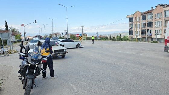 samsun haber: Vezirköprü’de otomobil ile motosiklet çarpıştı: 1 yaralı 