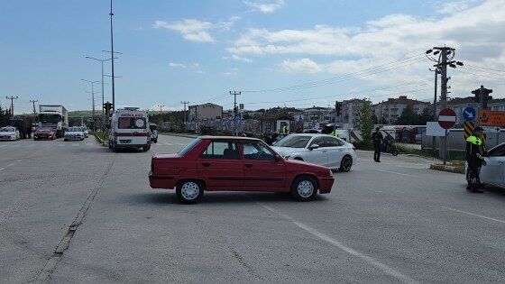 samsun haber: Vezirköprü’de otomobil ile motosiklet çarpıştı: 1 yaralı 