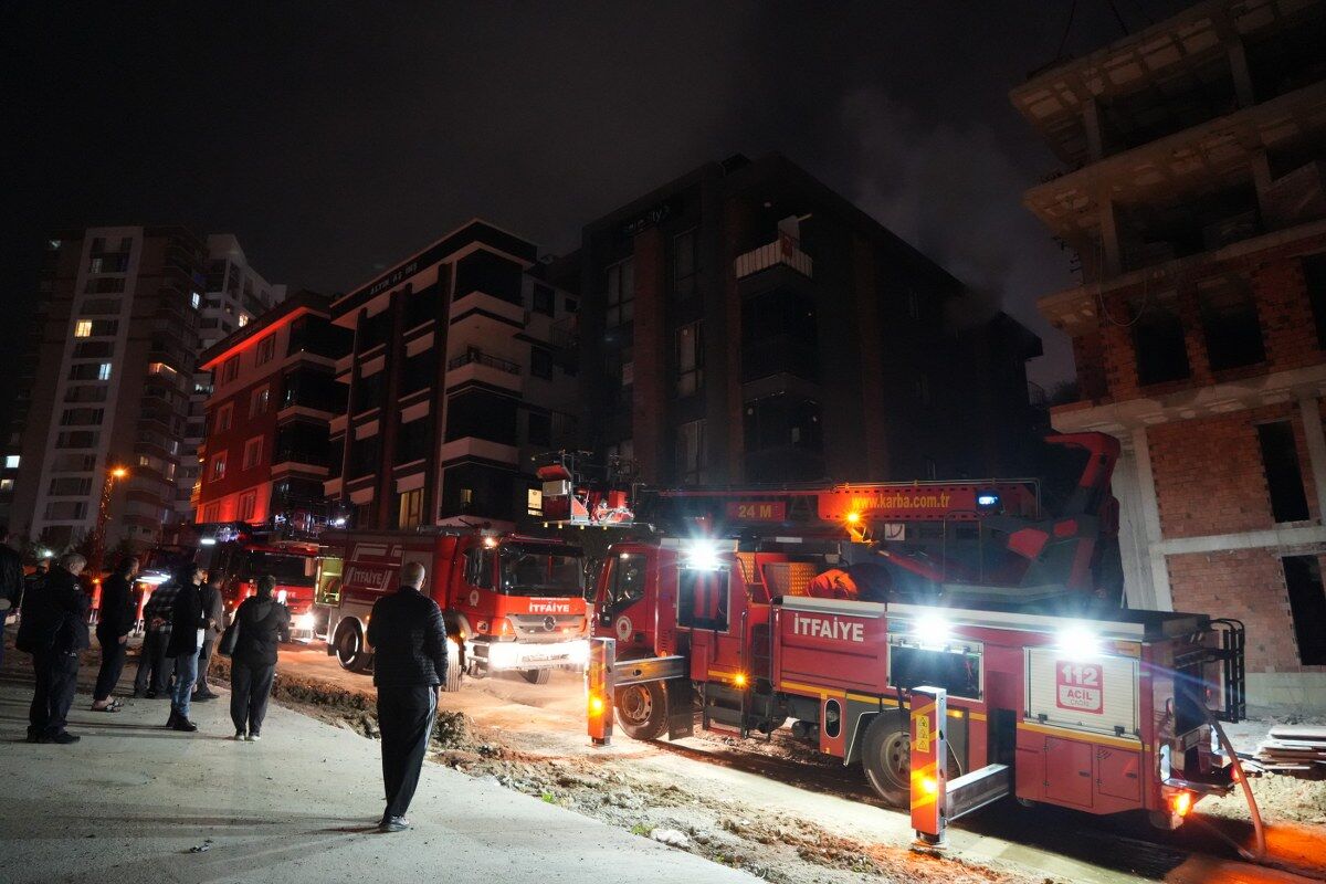 A W695101 02 1200X800