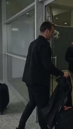 Atilla Karaoglan Stadyumdan Ayrildi