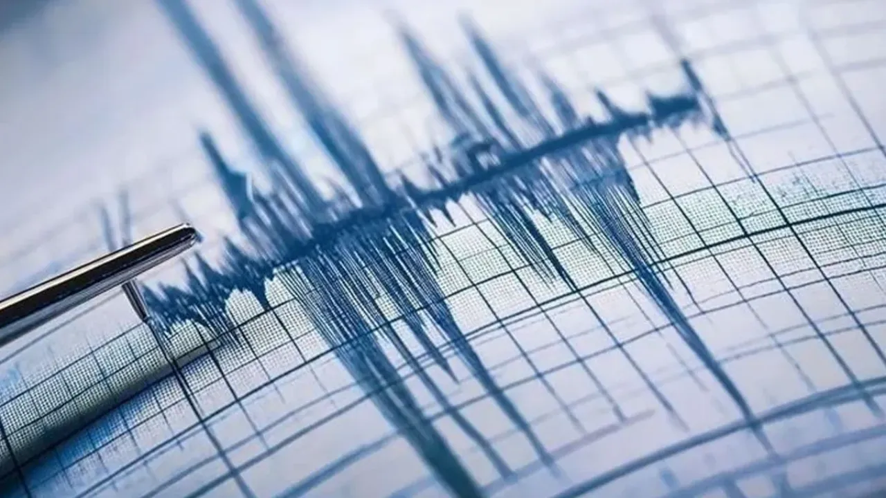Balıkesir'de korkutan deprem! Çevre illerde de hissedildi