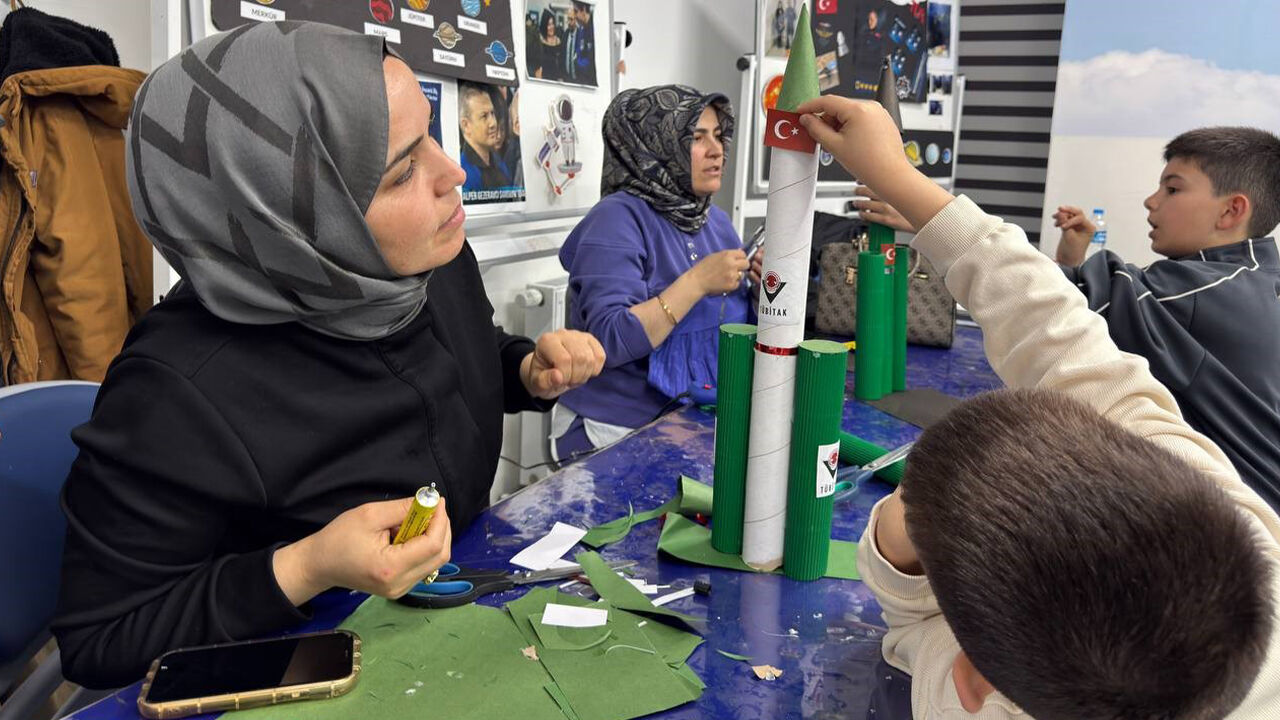 Canik’te 23 Nisan coşkusu ailelerle paylaşıldı