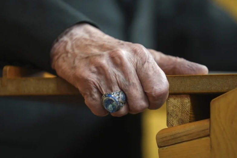 Devlet Bahçeli'nin yüzüğü ve rozeti dikkat çekti! İşte anlamı