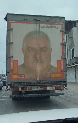samsun haber: Samsun'da tırın arkasına kendi fotoğrafını koydu!