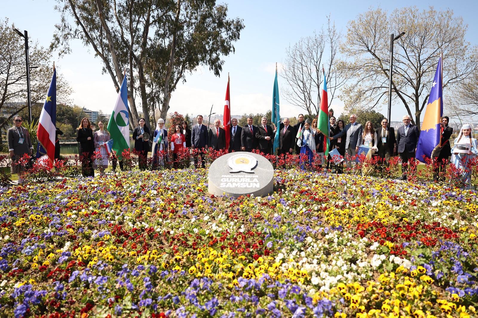 Eski Başbakan Binali Yıldırım’dan Samsun’daki çocuk festivaline övgü