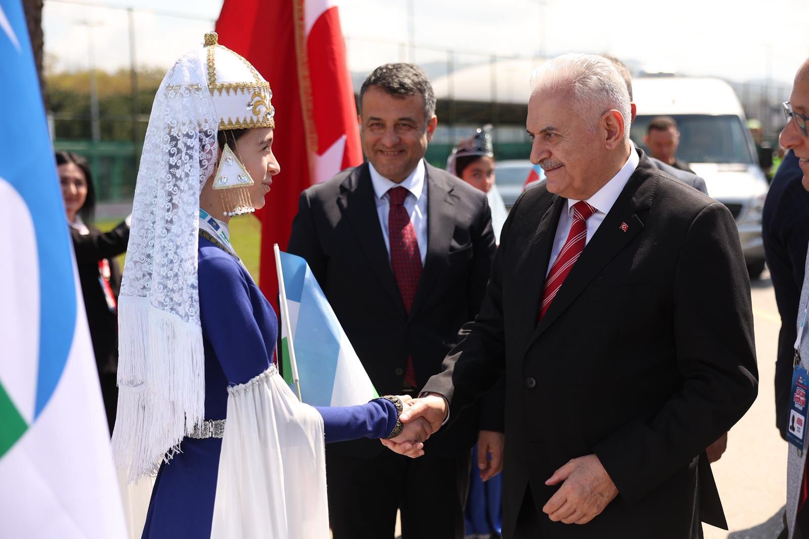 Eski Başbakan Binali Yıldırım’dan Samsun’daki çocuk festivaline övgü