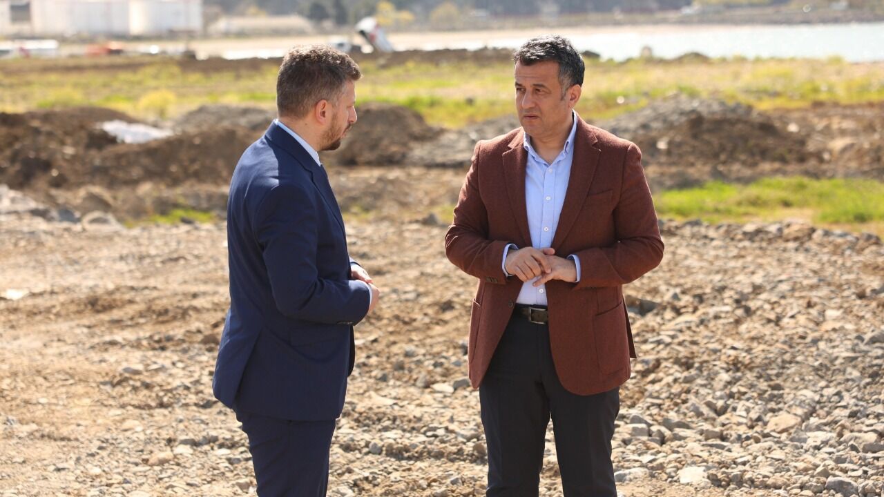 H H K Sw72 X A A A U3V 1280X720