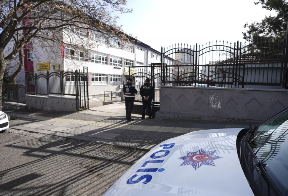 Okul önünde yeni uygulama! 81 ilde teyakkuza geçildi 