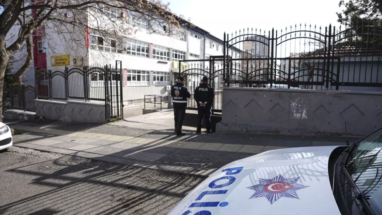 Okul önünde yeni uygulama! 81 ilde teyakkuza geçildi