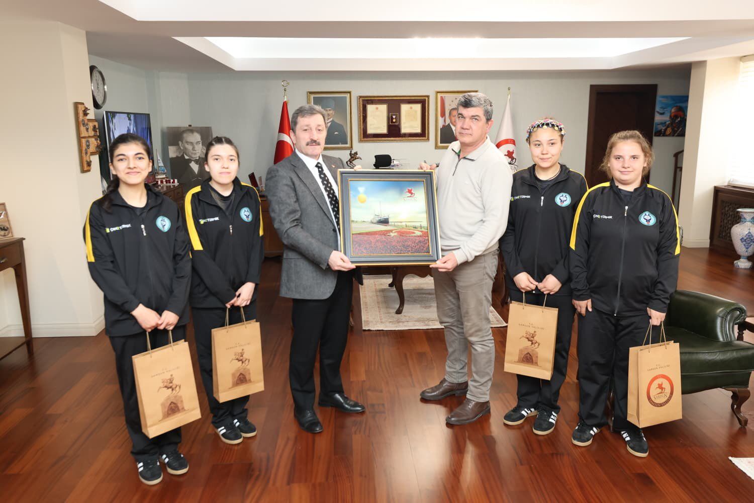 Özel sporcular Samsun’da! Vali Orhan Tavlı'ya ziyaret