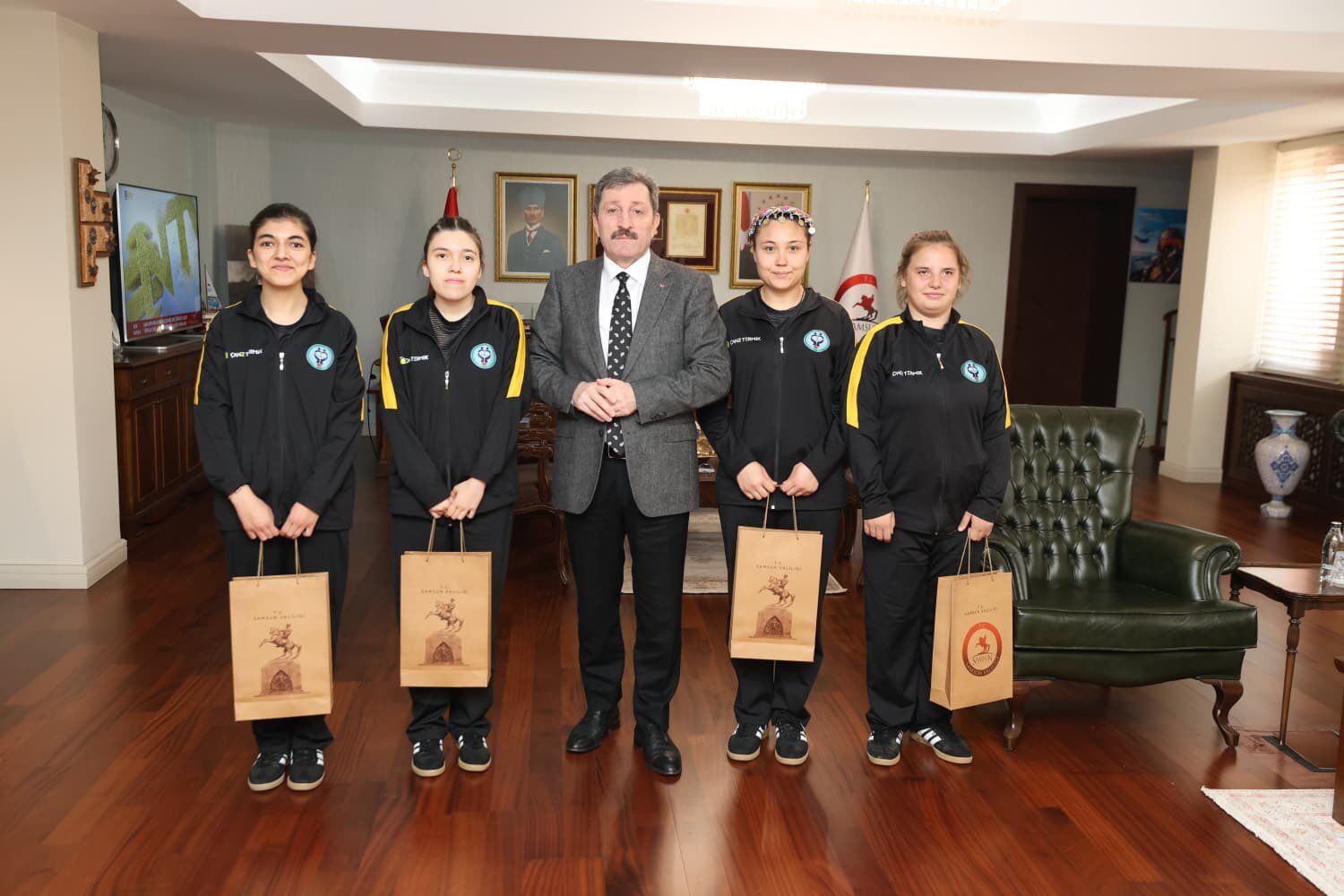 Özel sporcular Samsun’da! Vali Orhan Tavlı'ya ziyaret