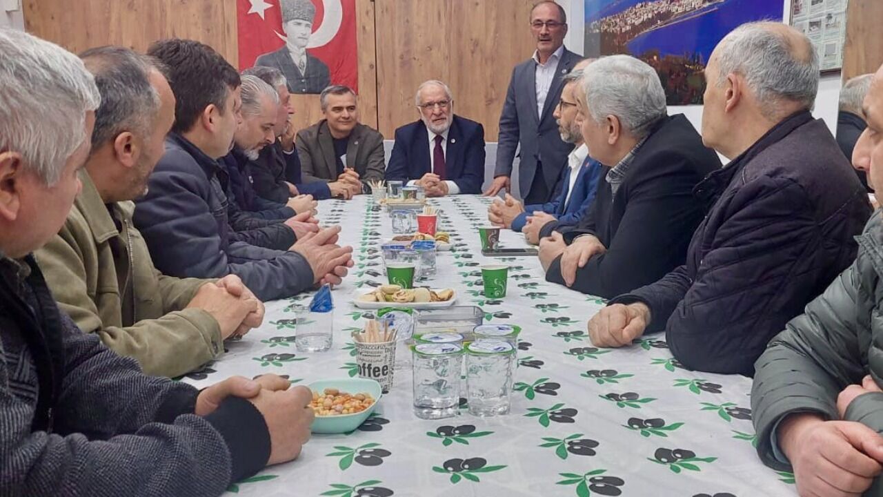 Saadet Partili Mehmet Karaman Vatandasin Nabzini Tuttu Kapak