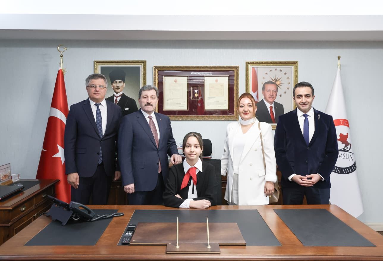 Samsun Valisi Orhan Tavlı makamını Diclenur Karahisar’a devretti