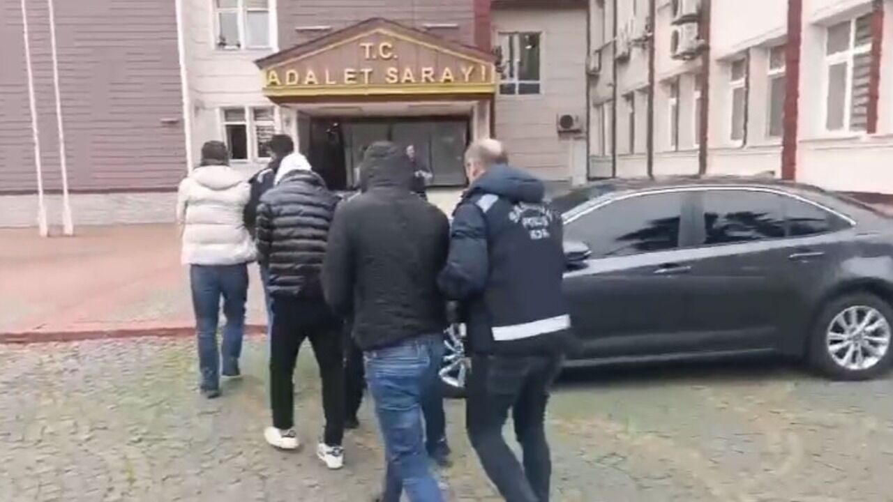 Samsun’da sınavda film gibi operasyon! Suçüstü yakalandılar