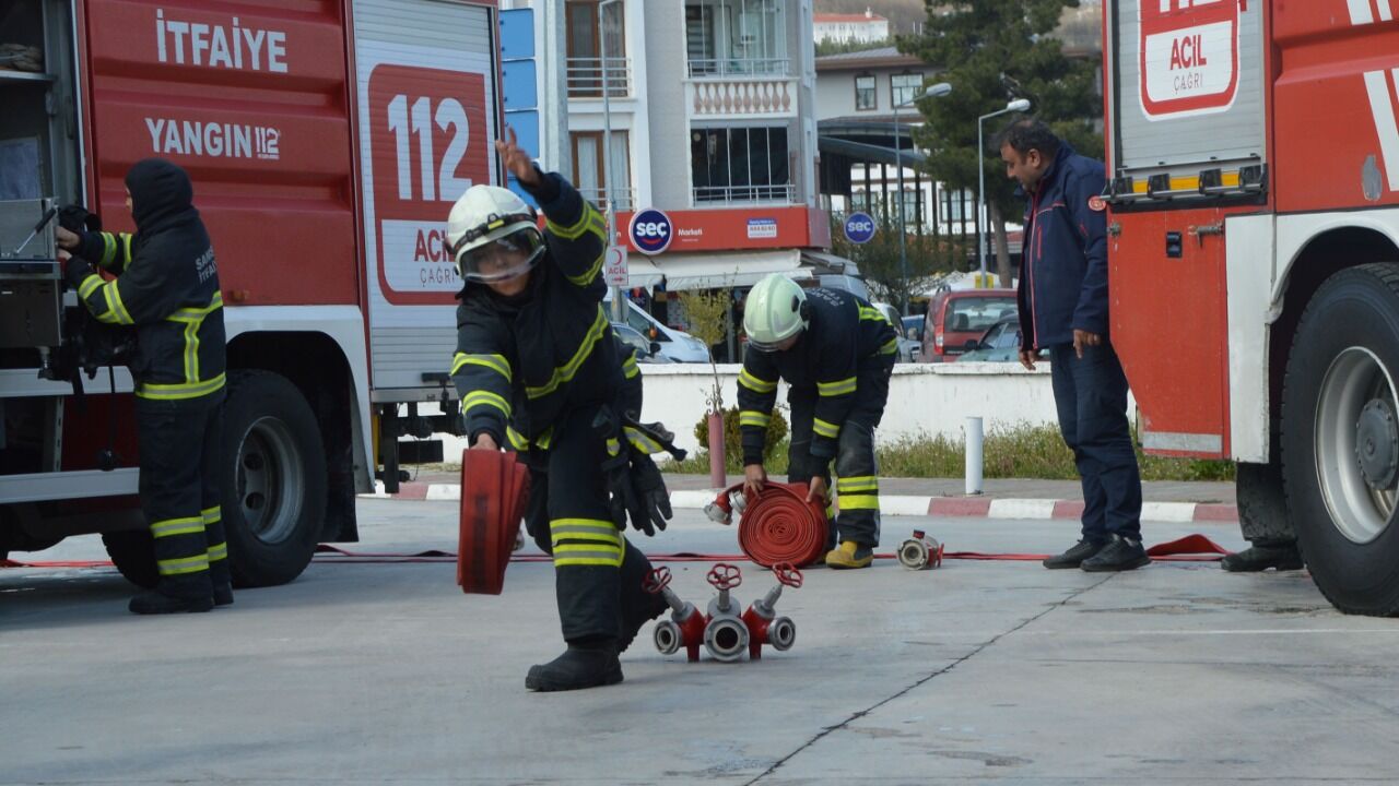 Samsunda Gelecegin Itfaiyecileri Sahada Yetisiyor Kapak