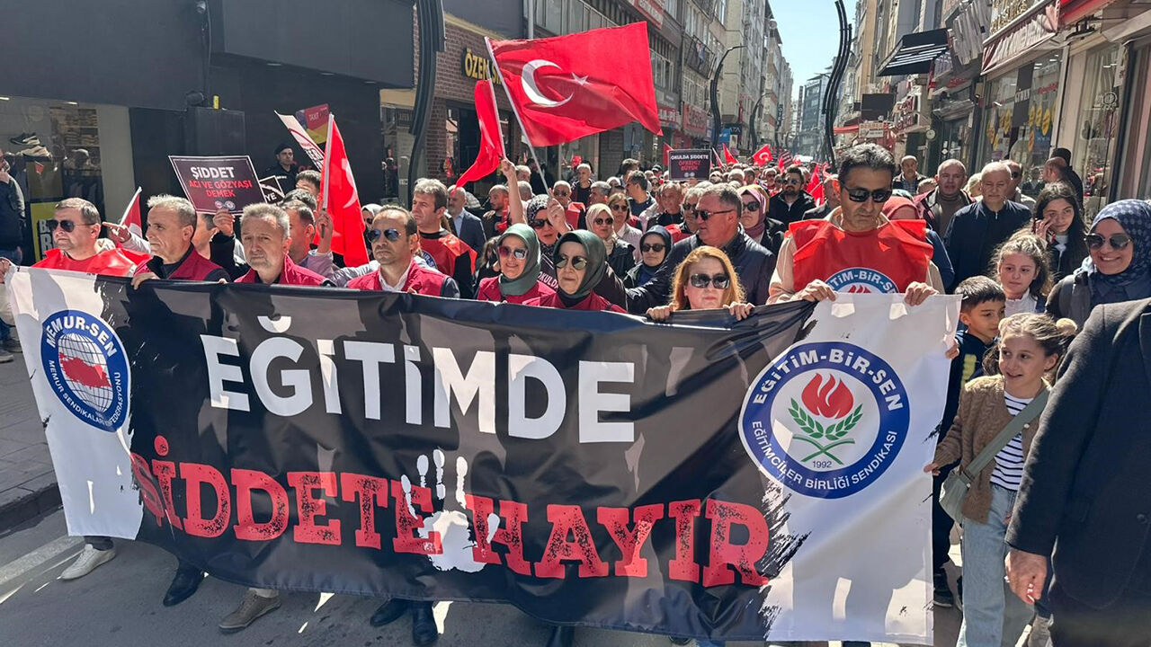 Samsun'da öğretmenler sokakta! "O oyunlar yasaklansın"