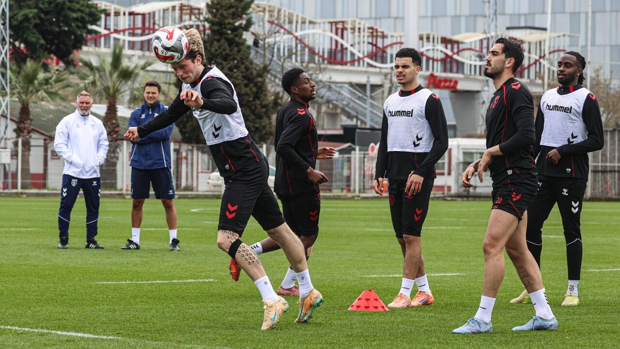 Samsunsporda Eyupspor Maci Kamp Kadrosu Aciklandi Kpak