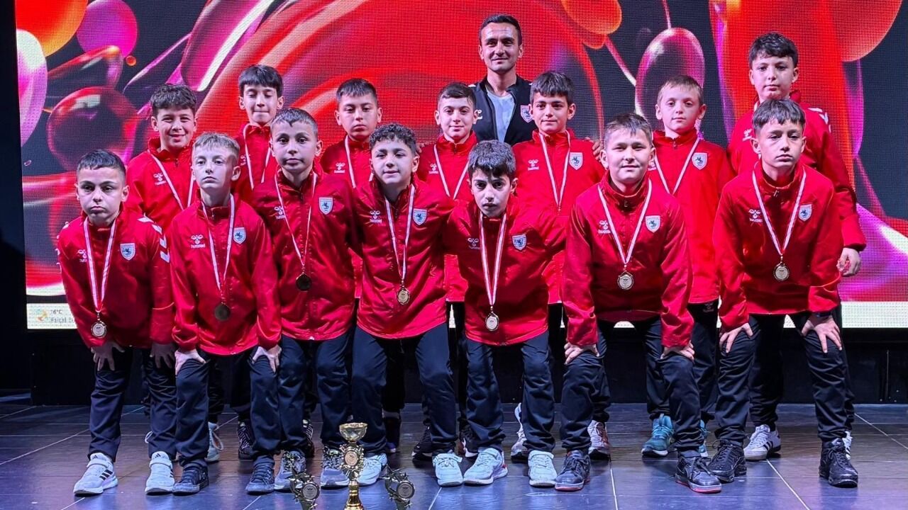 Samsunspordan Gumus Madalya Kapak