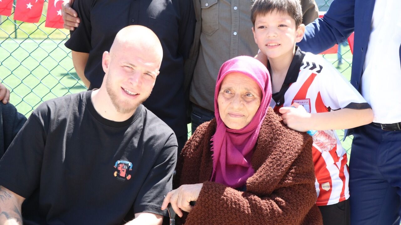 Samsunsporlu Drongelen 7Den 70E Herkesin Gonlunde Kapak