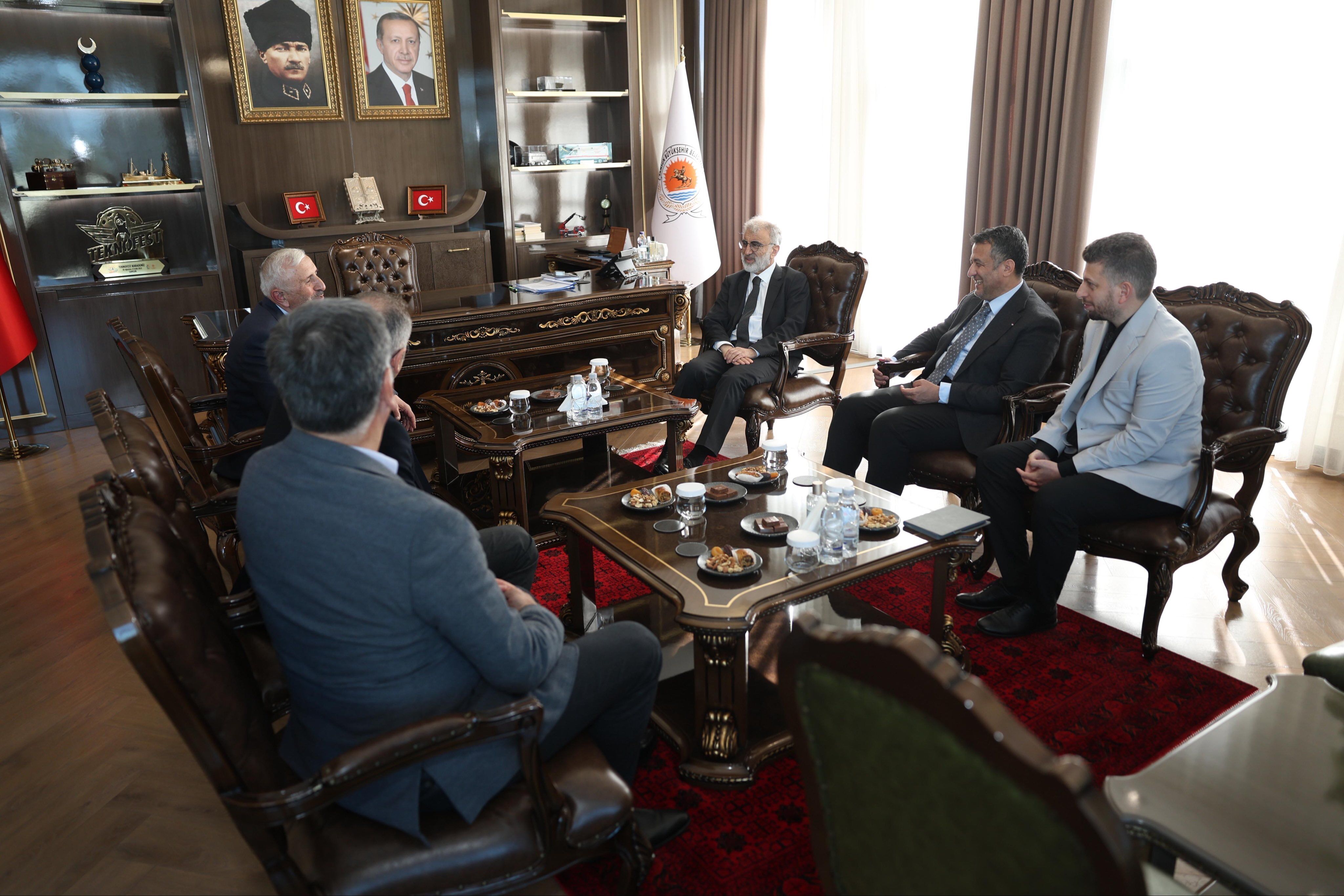 Eski Bakan Taner Yıldız'dan Başkan Halit Doğan'a ziyaret