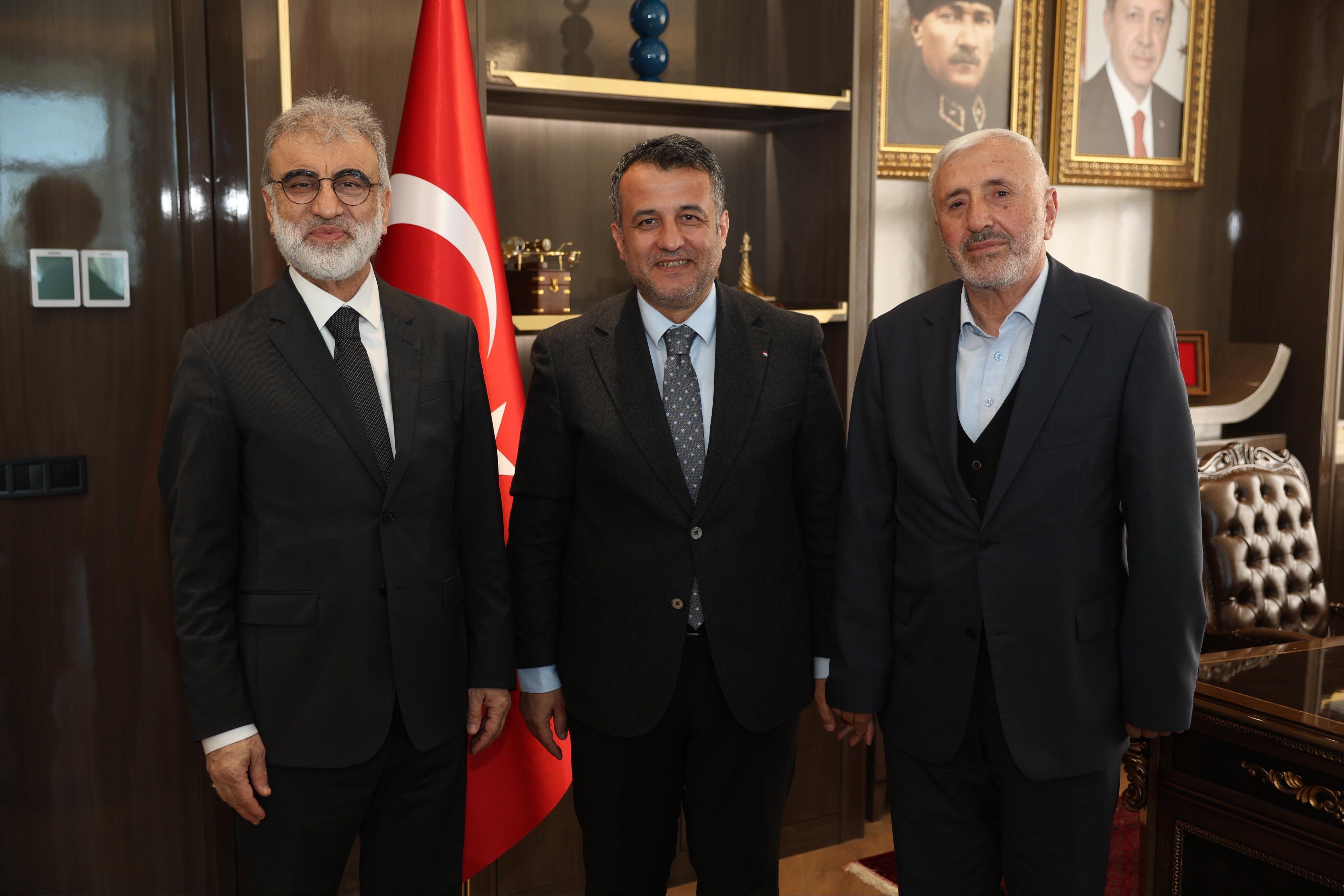 Eski Bakan Taner Yıldız'dan Başkan Halit Doğan'a ziyaret
