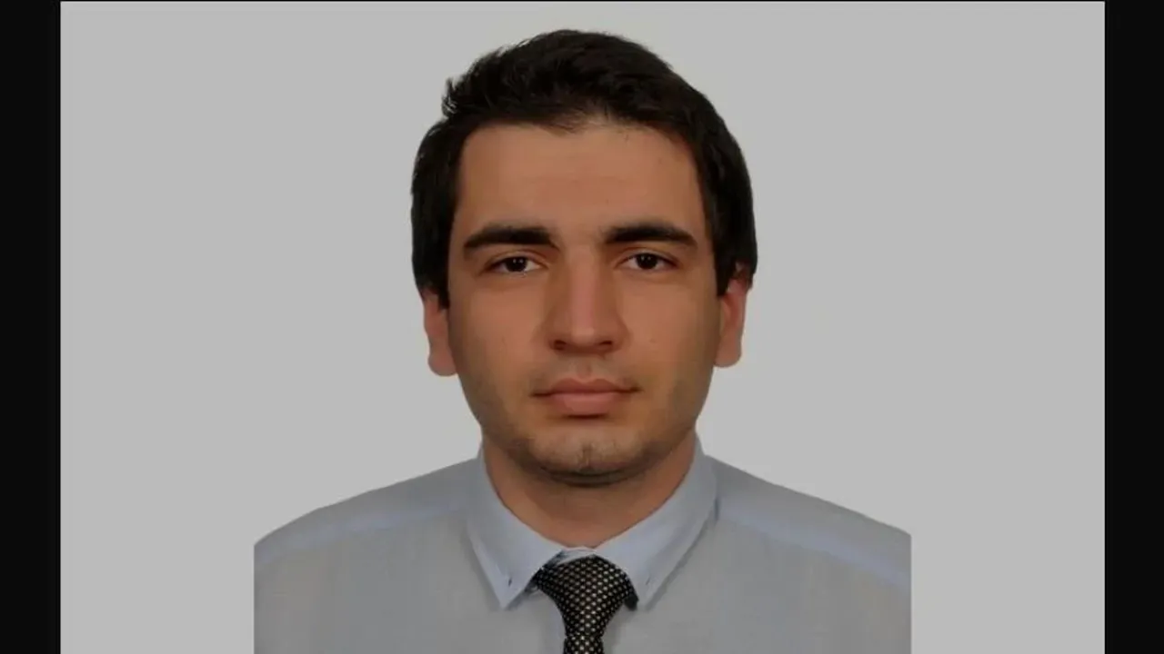 Universite Hocasina Maganda Kursunu 19756345 Amp 1280X720