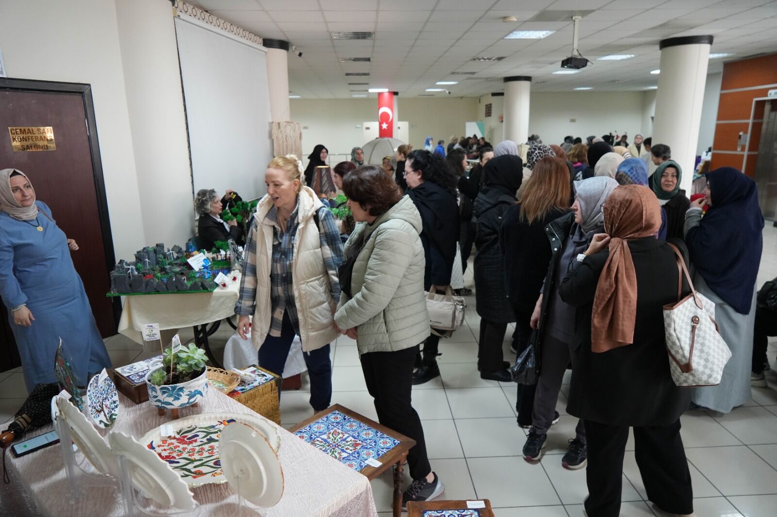 Atıklar sanat oldu! İlkadım’da dikkat çeken sergi