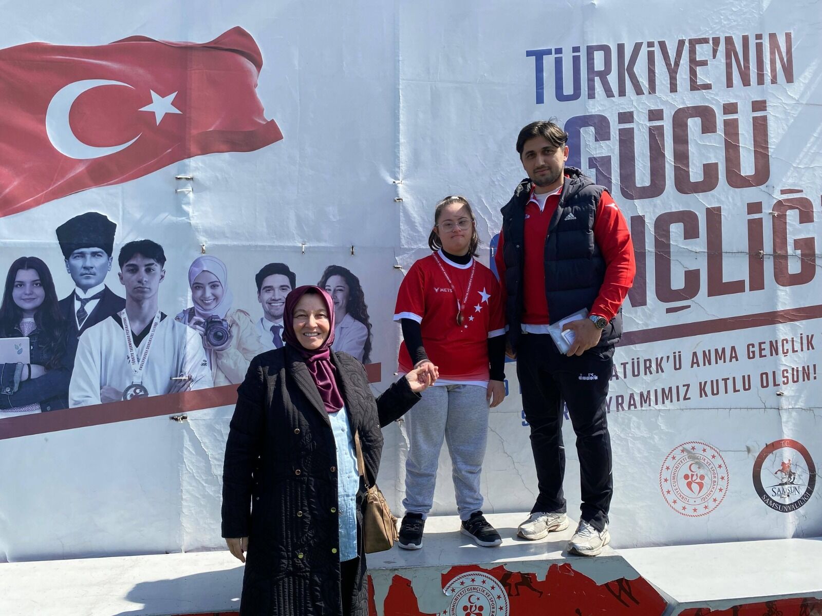 Samsun’da özel sporcular sahne aldı! Büyük alkış topladılar