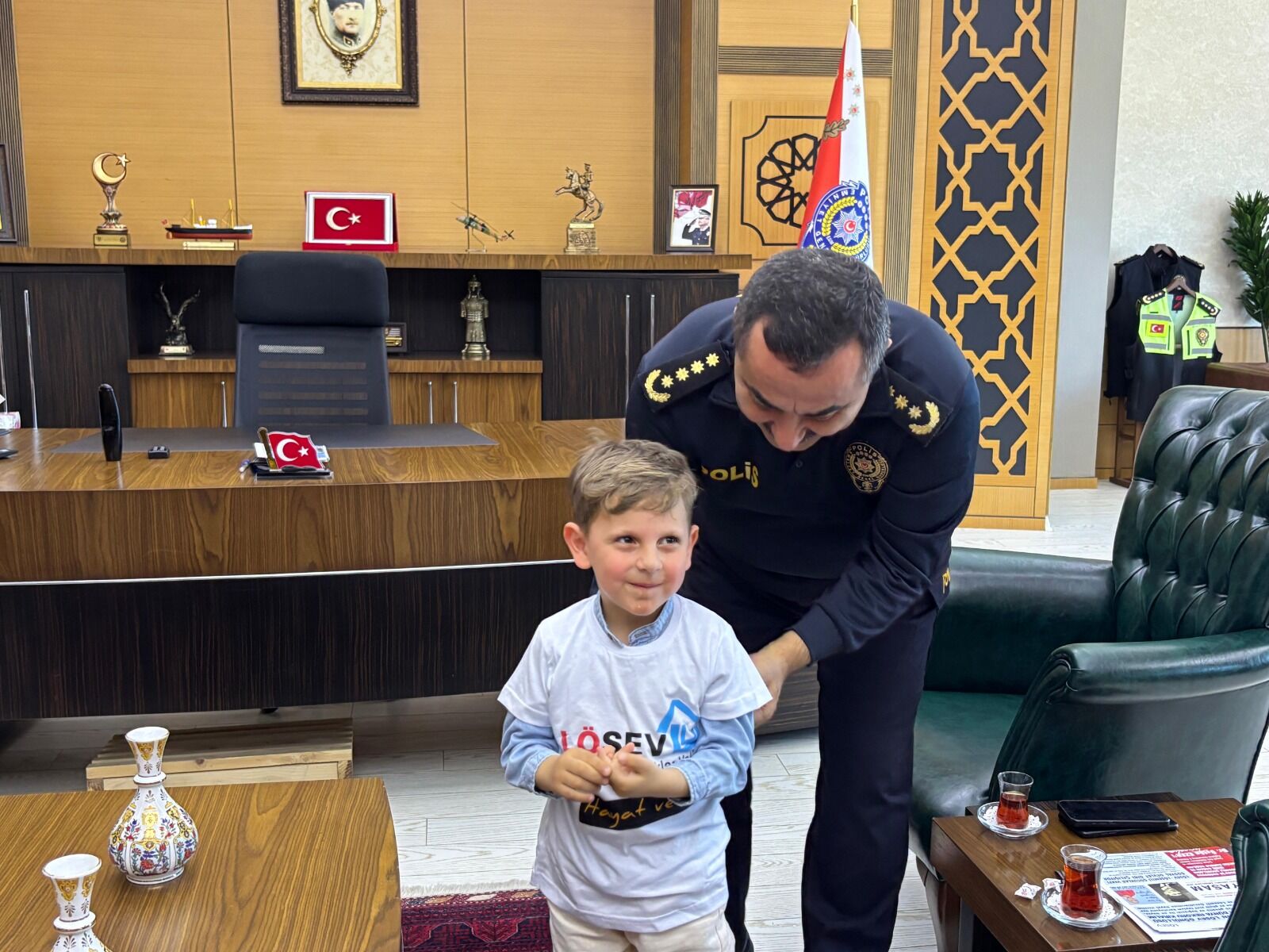 LÖSEV’li çocuklardan Samsun Emniyeti’ne anlamlı ziyaret