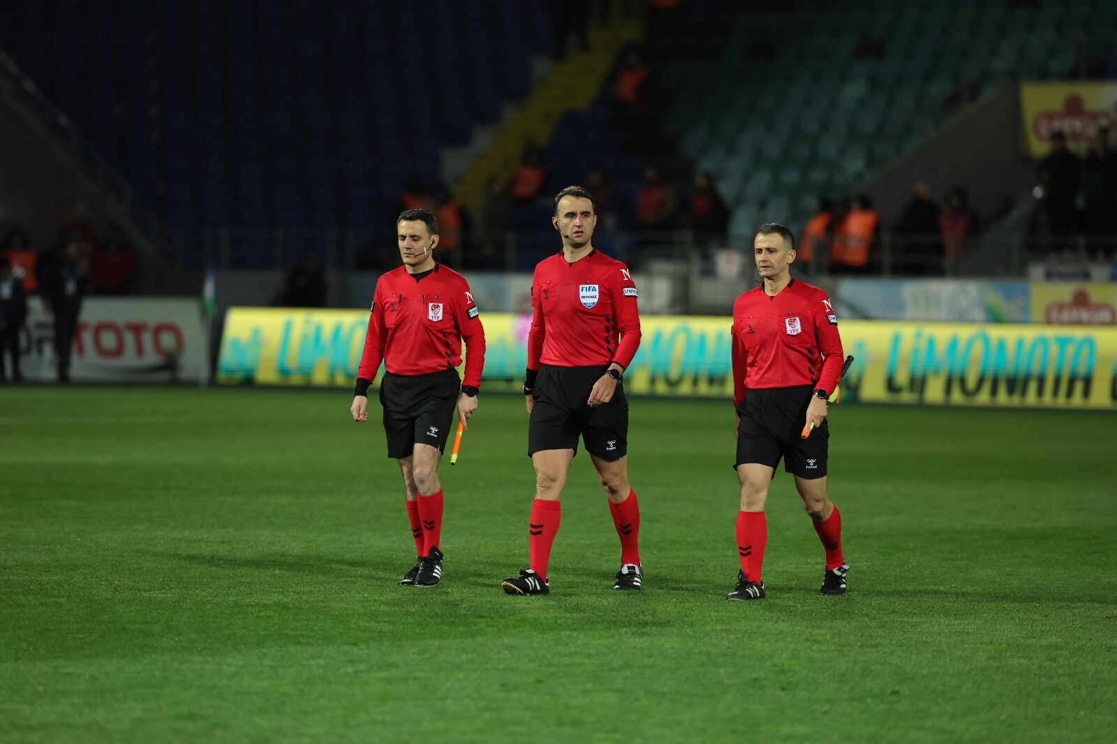 Maça damga vuran kararlar! Samsunspor taraftarından hakem tepkisi