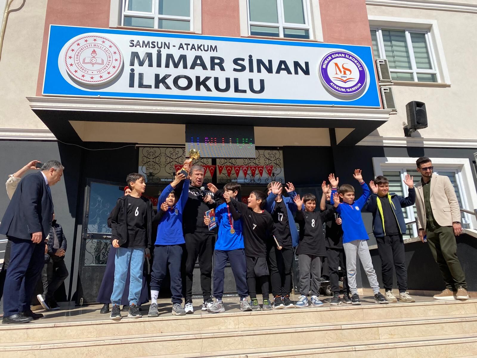 Efsane golcü Tanju Çolak Samsun'da öğrencilerle buluştu 