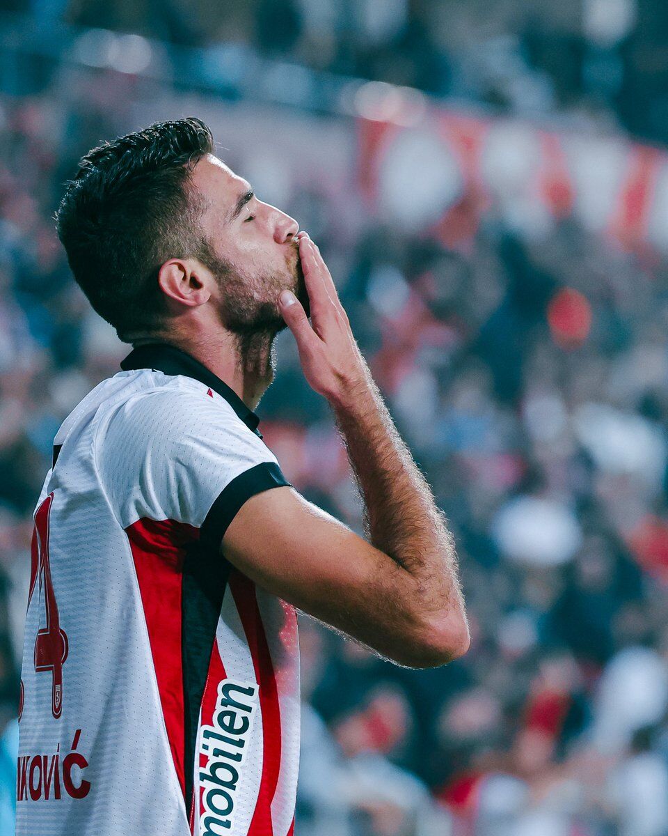 Samsunsporlu Toni Borevković baba oldu