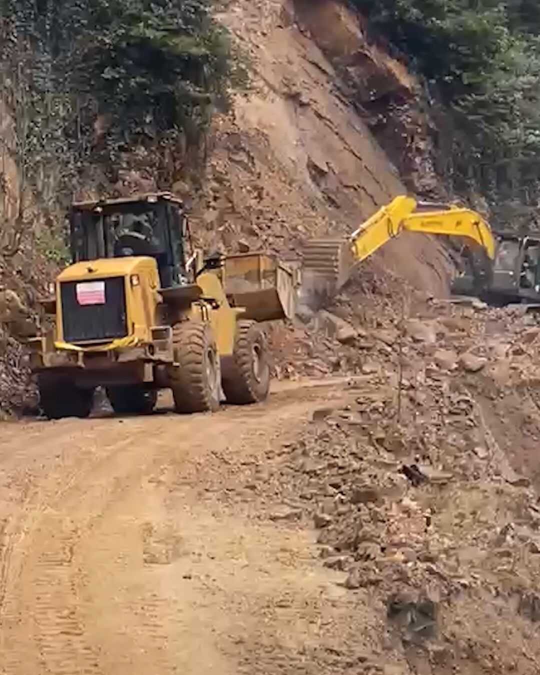 Rize’de operatör ölümden saniyelerle kurtuldu