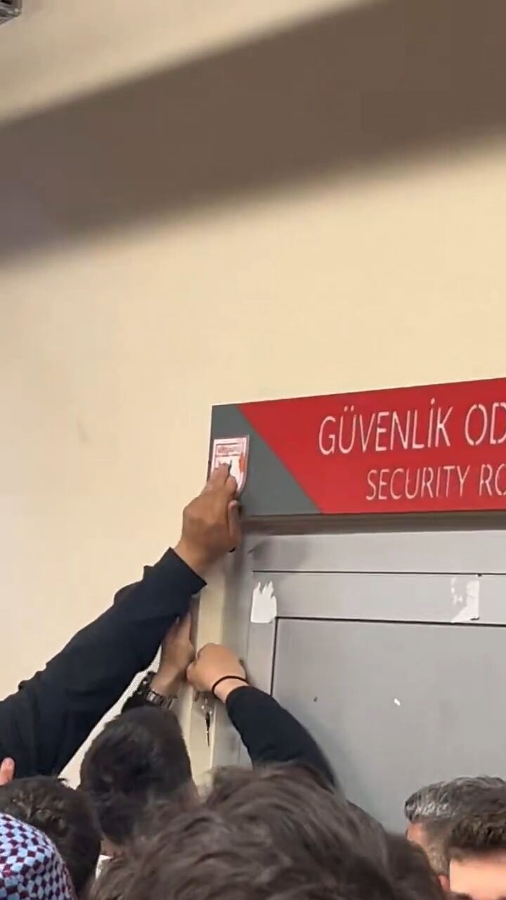 Samsunspor-Trabzonspor maçında Atatürklü Arma'ya büyük saygısızlık!